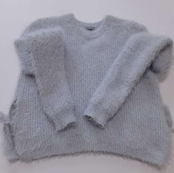 Charlotte Russe FUZZY & SOFT Polyester Acrylic Blend Sweater, Size Small - Picture 2 of 5
